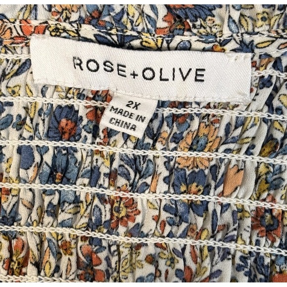 Rose & Olive Women 2x Floral Peasant Blouse Top Smocked Neckline 3/4 Sleeve Boho - Picture 6 of 7